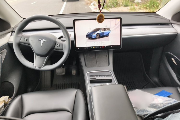Tesla Model Y 2024 #12 Tesla Model Y 2024 immagine di auto #12