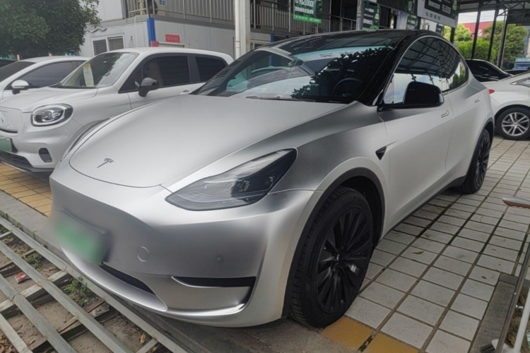 Tesla Model Y 2023 #2 Tesla Model Y 2023 car image #2