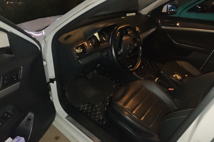 Volkswagen Lavida 2017 car image #9