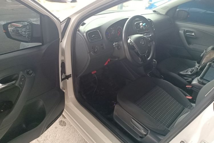 Volkswagen Polo 2016 #16 Volkswagen Polo 2016 car image #16
