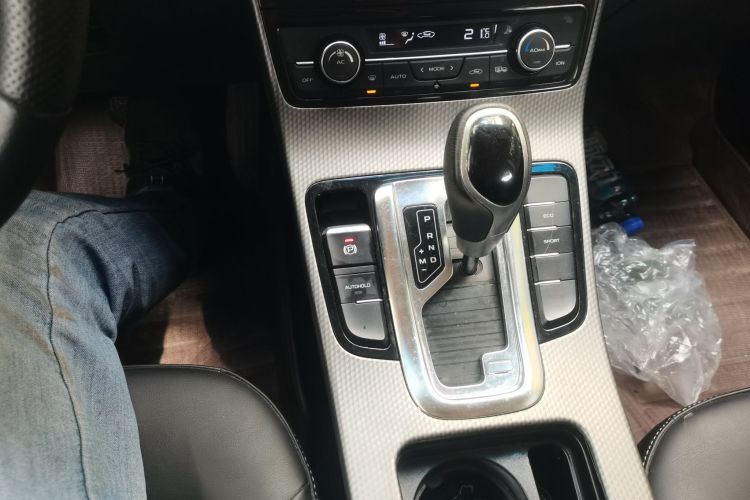 GEELY Emgrand GS 2016 car image #14