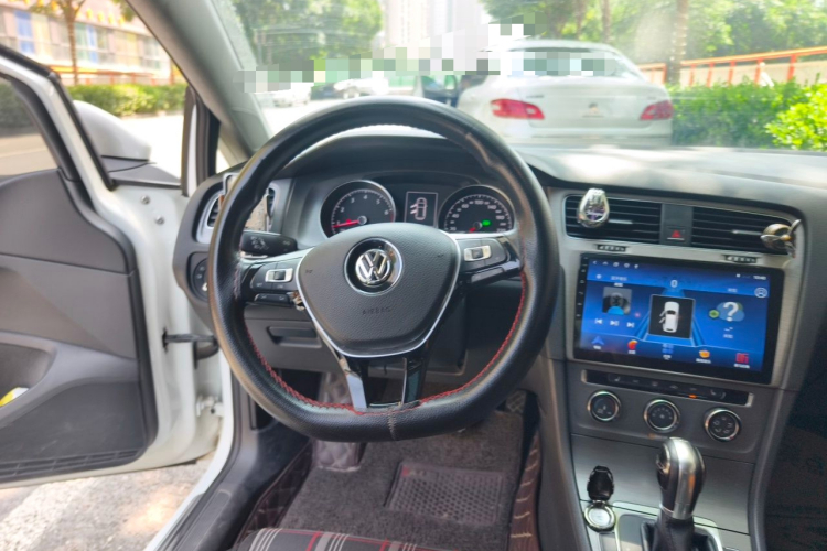 Volkswagen Golf 2016 car image #11