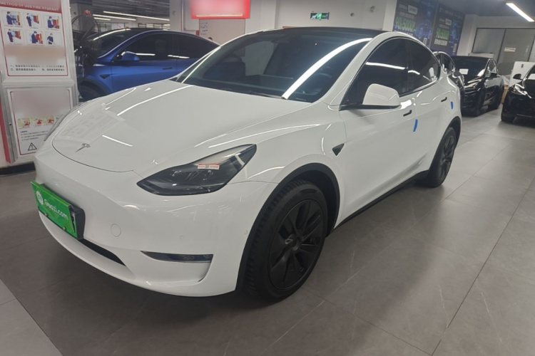 Tesla Model Y 2023 #2 Tesla Model Y 2023 car image #2