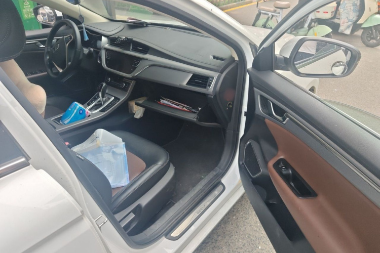 GEELY Emgrand GL 2018 car image #27