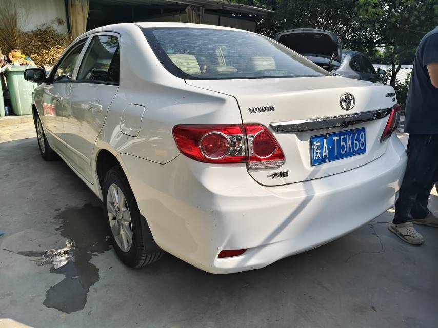 Toyota Corolla 2013 #4 Toyota Corolla 2013 car image #4