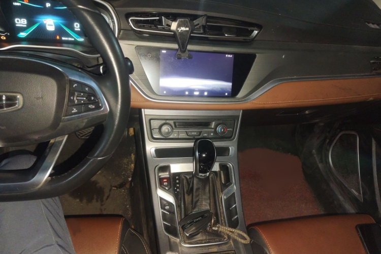 GEELY Emgrand 2021 #17 GEELY Emgrand 2021 car image #17