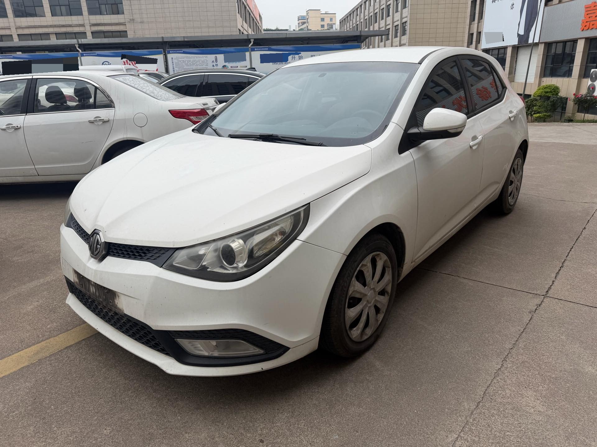 MG 5 2013 immagine di auto 