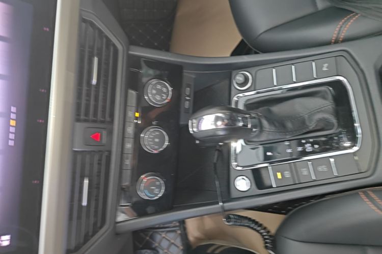 Volkswagen Bora 2023 car image #14