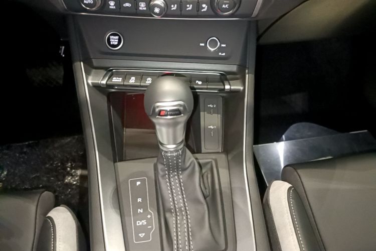 2026 #14 2026 immagine di auto #14