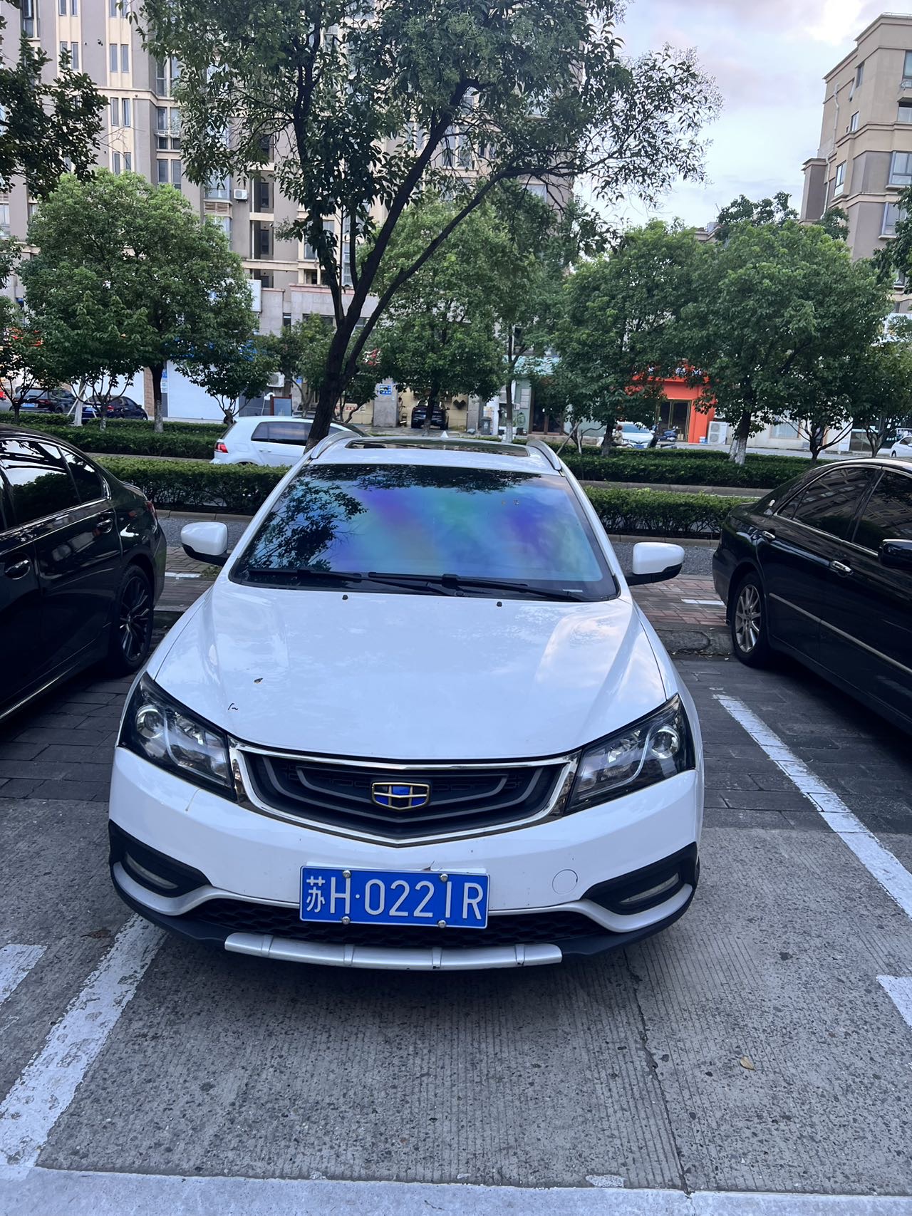 GEELY Emgrand 2017 car image #2