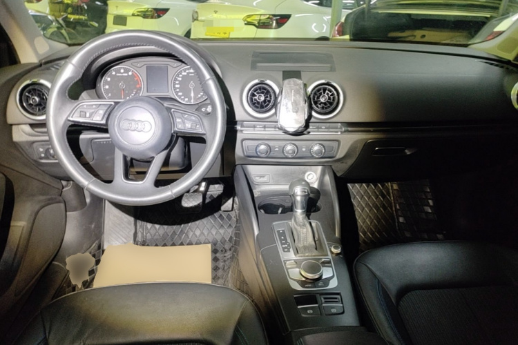 Audi A3 2018 car image #10