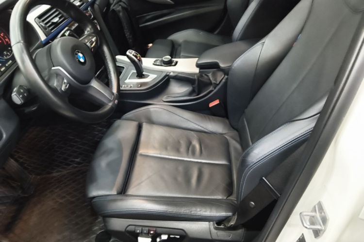 BMW 3 Series 2019 #19 BMW 3 Series 2019 car image #19