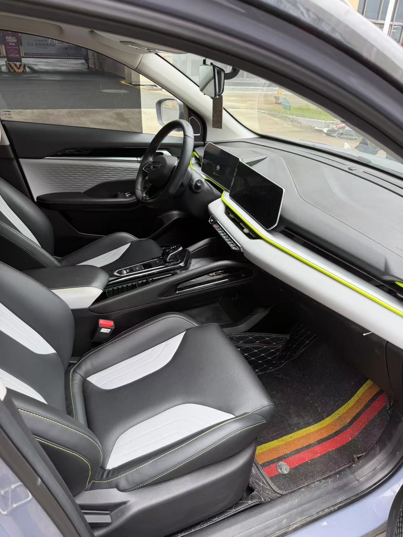 GEELY Coolray 2023 immagine di auto #4