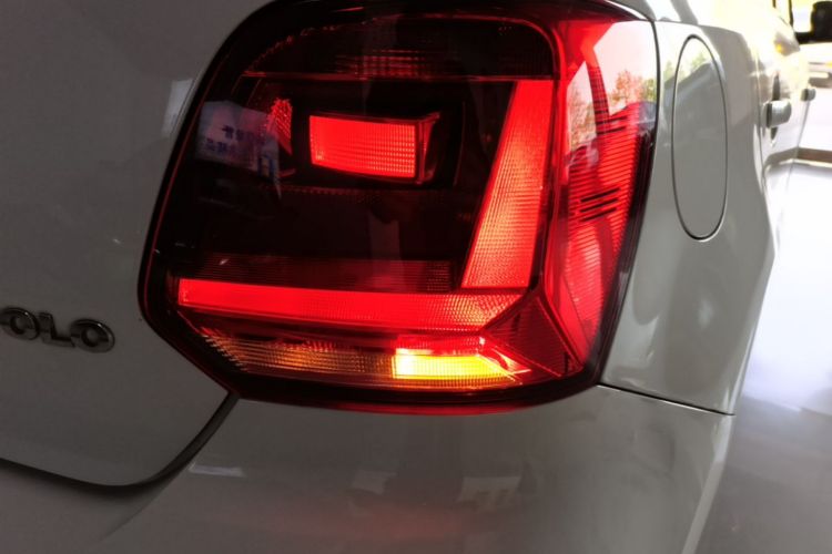 Volkswagen Polo 2018 car image #8