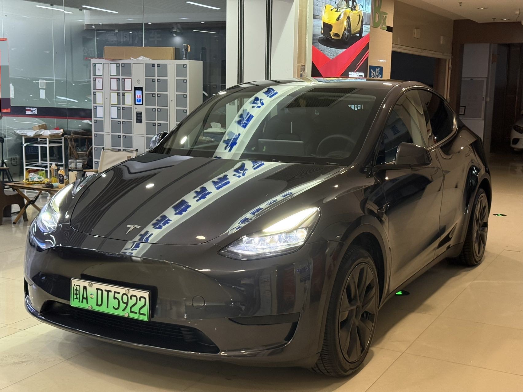 Tesla Model Y 2024 car image 