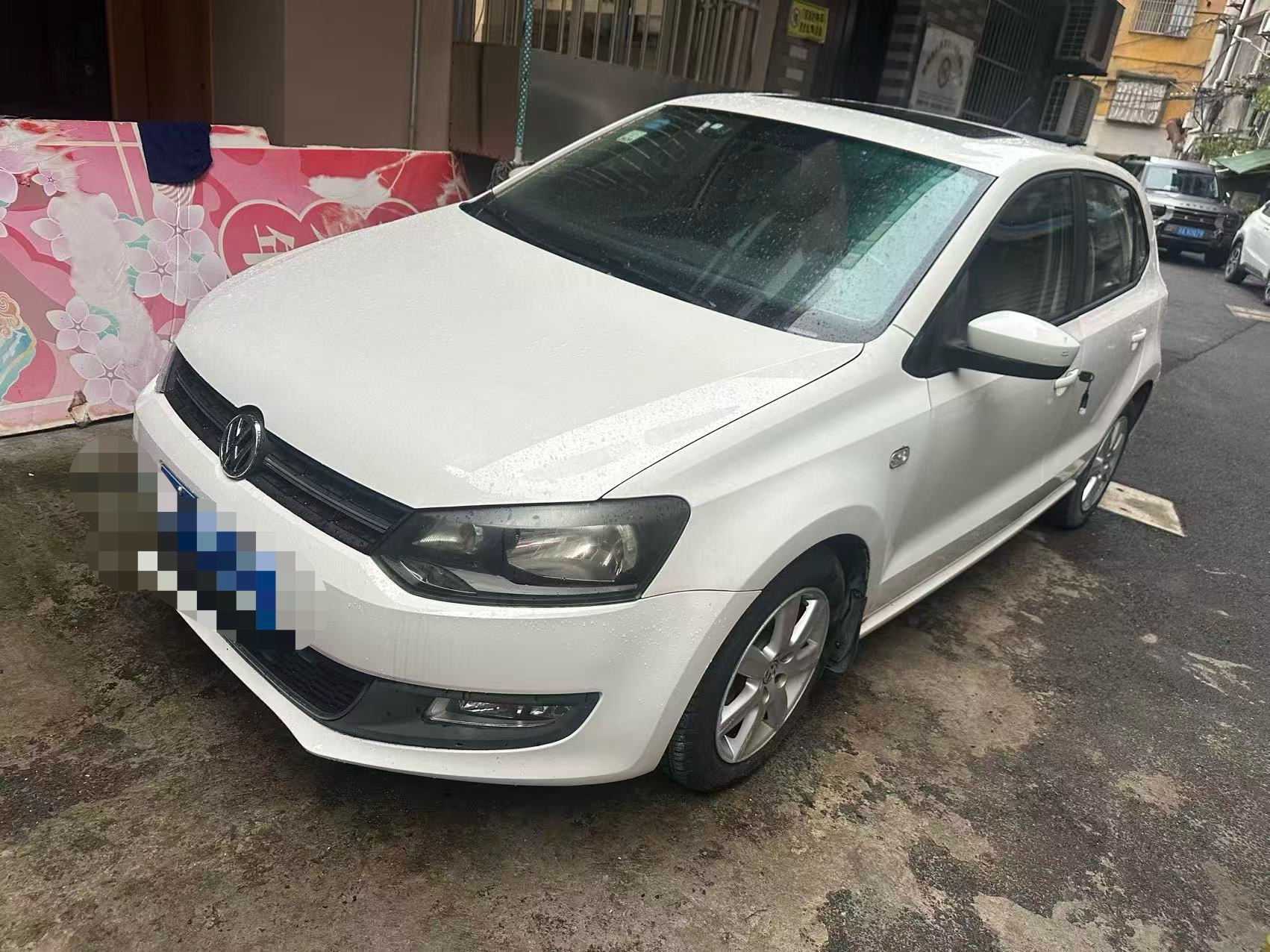 Volkswagen Polo 2011 car image 