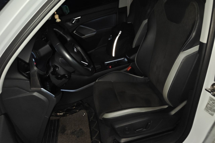 Audi Q3 2019 #19 Audi Q3 2019 car image #19