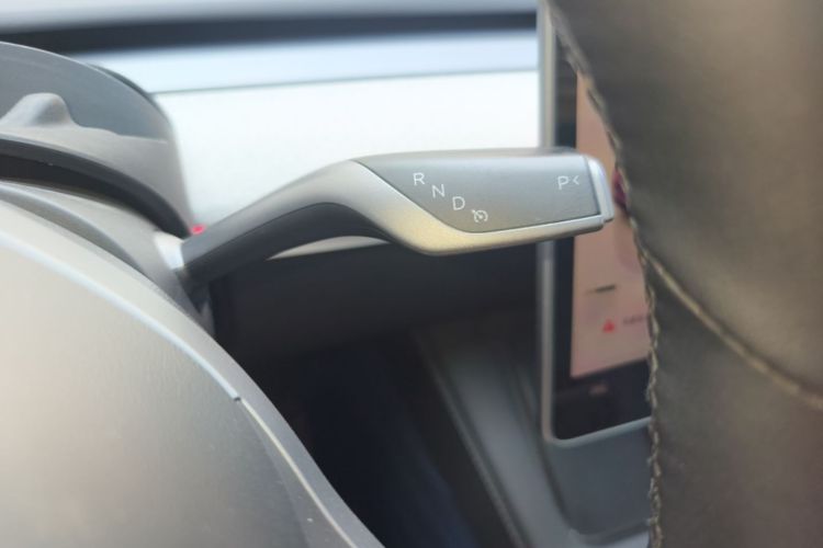 Tesla Model Y 2023 #14 Tesla Model Y 2023 car image #14