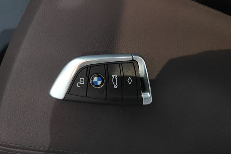 BMW 3 Series 2020 #14 BMW 3 Series 2020 car image #14
