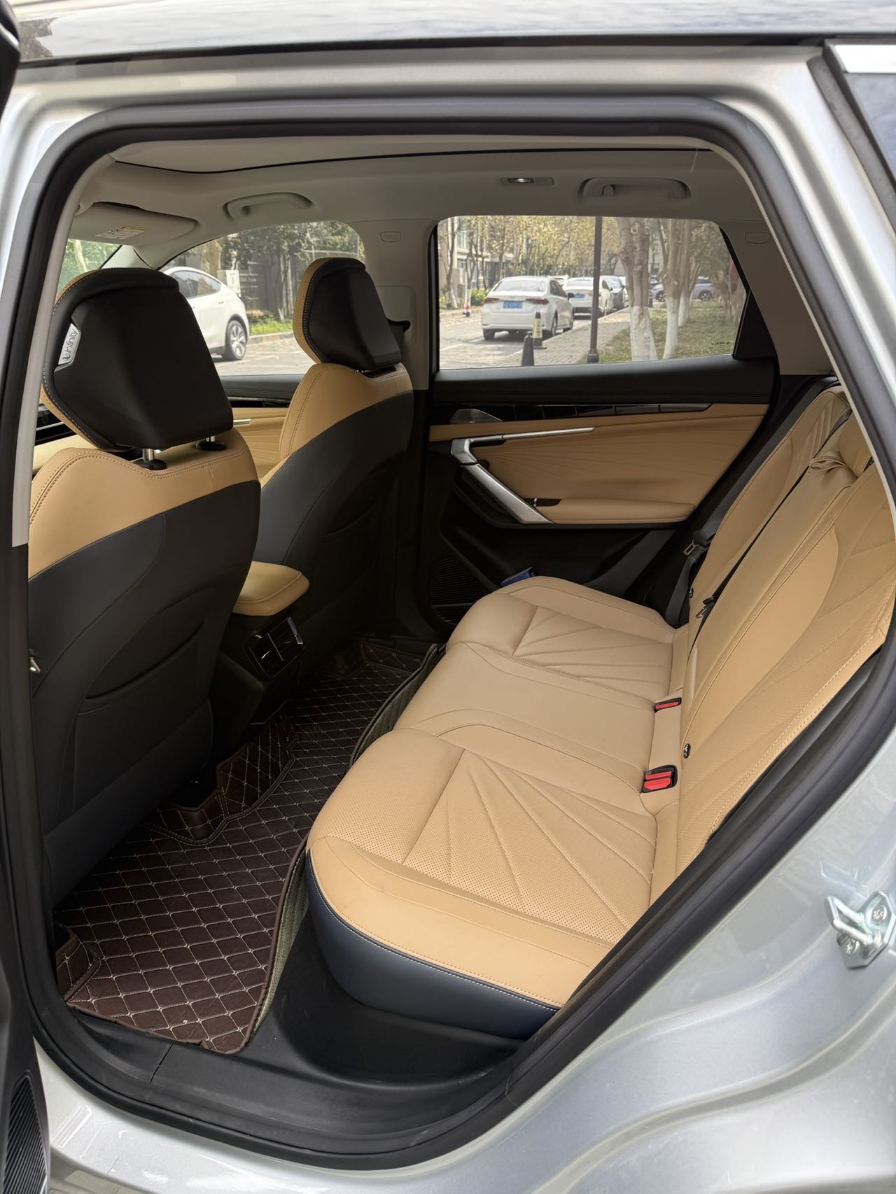 GEELY Boyue L 2023 car image #4