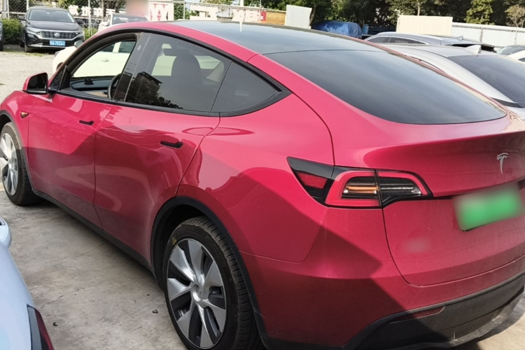Tesla Model Y 2022 #7 Tesla Model Y 2022 car image #7