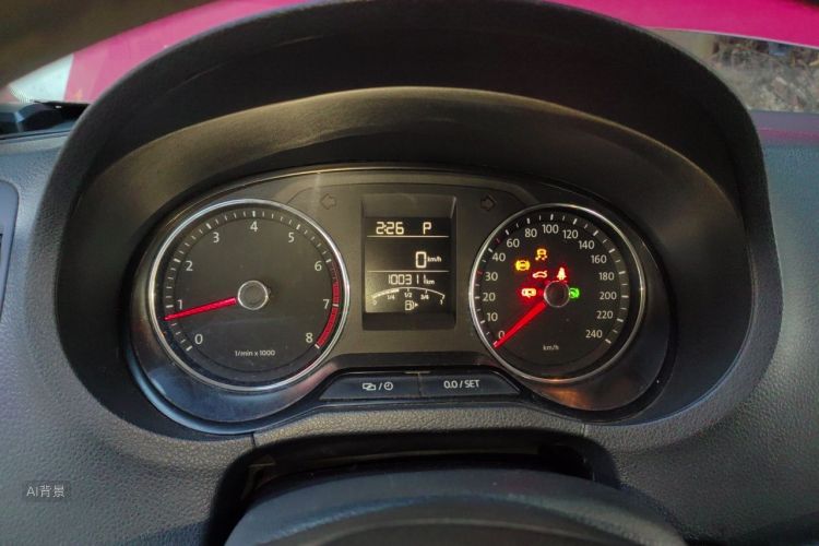 Volkswagen Polo 2015 car image #13