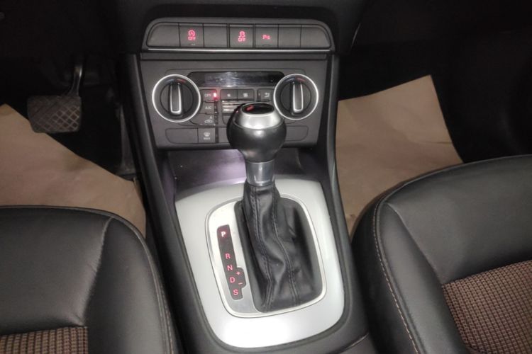 Audi Q3 2018 #14 Audi Q3 2018 car image #14