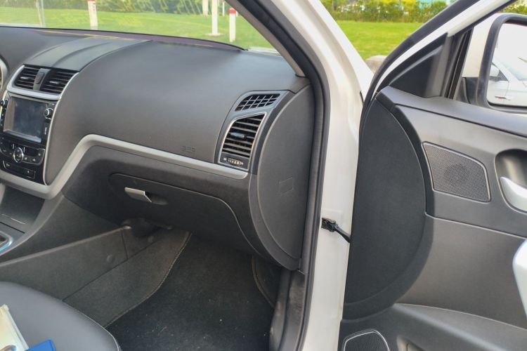 GEELY Emgrand 2015 car image #23