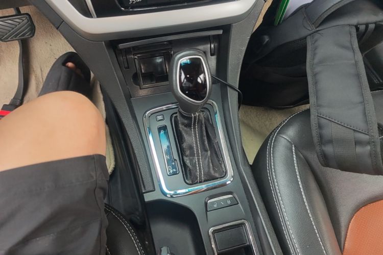 GEELY Emgrand 2016 #14 GEELY Emgrand 2016 car image #14