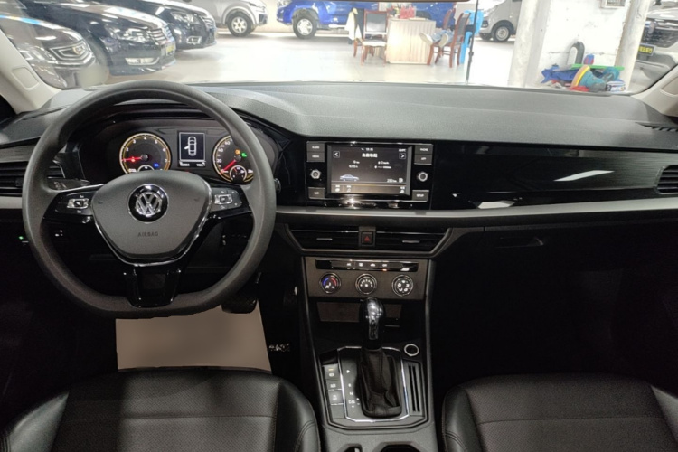 Volkswagen Lavida 2019 #10 Volkswagen Lavida 2019 car image #10