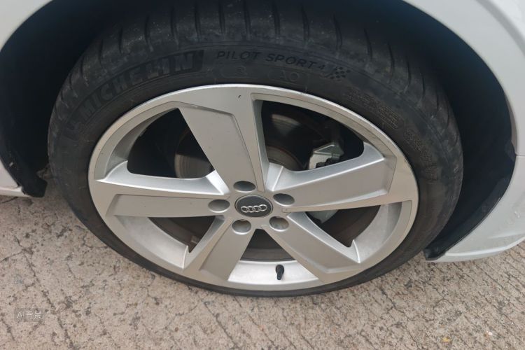Audi A3 2019 car image #9