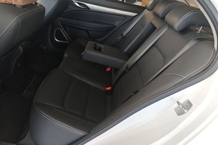 GEELY Emgrand 2020 #17 GEELY Emgrand 2020 car image #17