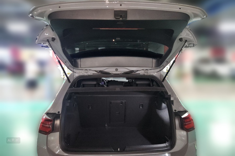 Volkswagen Golf 2024 car image #21