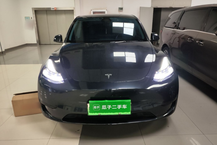 Tesla Model Y 2024 #3 Tesla Model Y 2024 car image #3