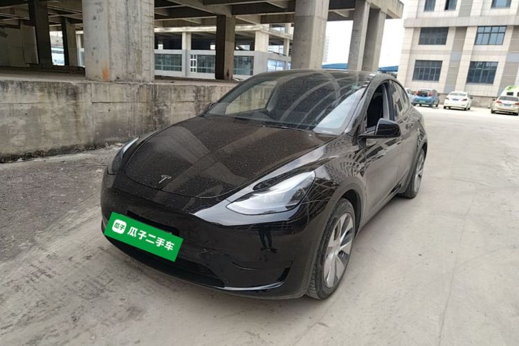 Tesla Model Y 2023 #2 Tesla Model Y 2023 car image #2