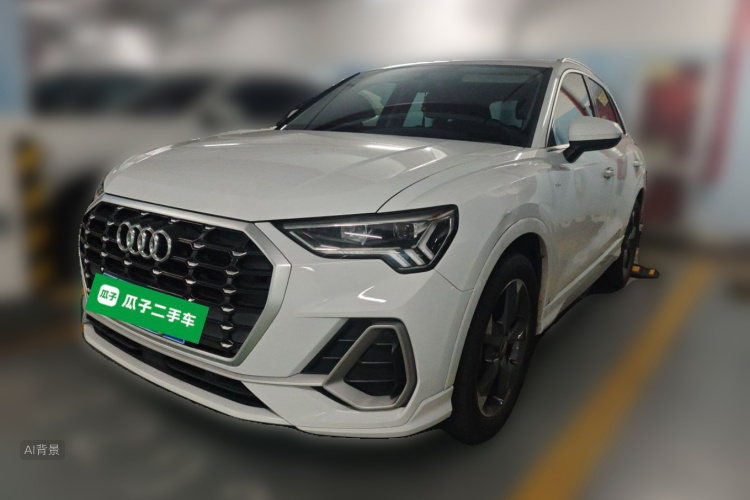 Audi Q3 2019 car image #2