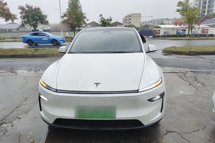 Tesla Model Y 2025 #3 Tesla Model Y 2025 car image #3