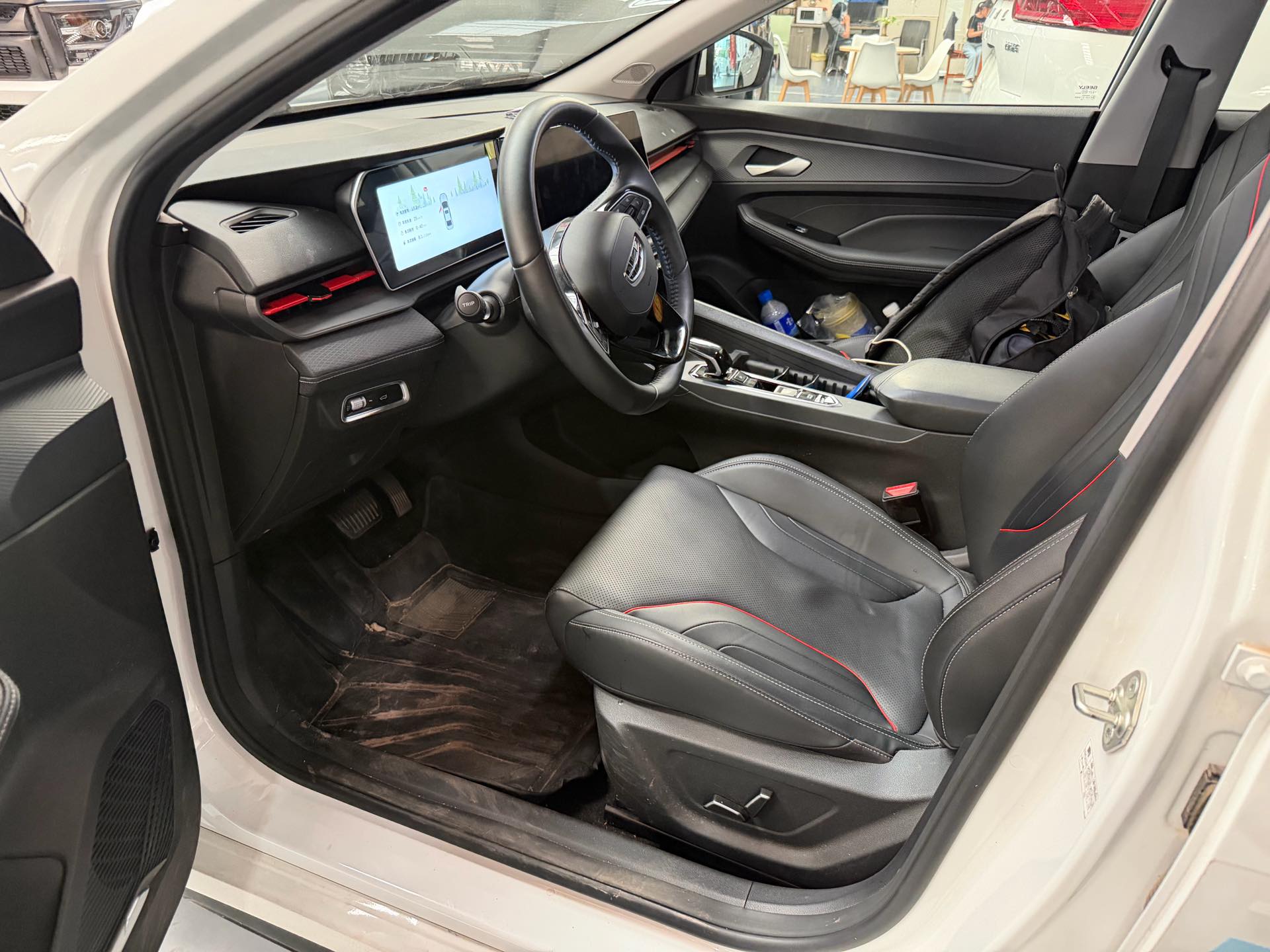 GEELY Binray 2025 car image #2