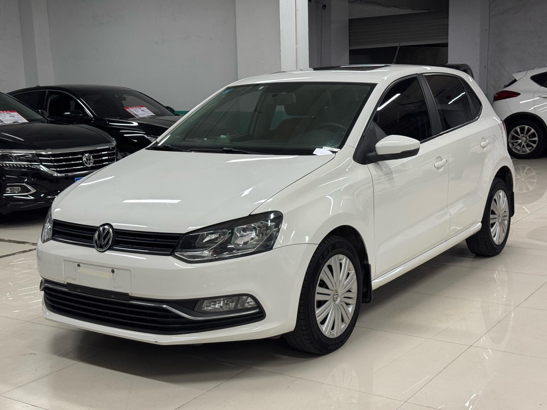 Volkswagen Polo 2016 Volkswagen Polo 2016 car image