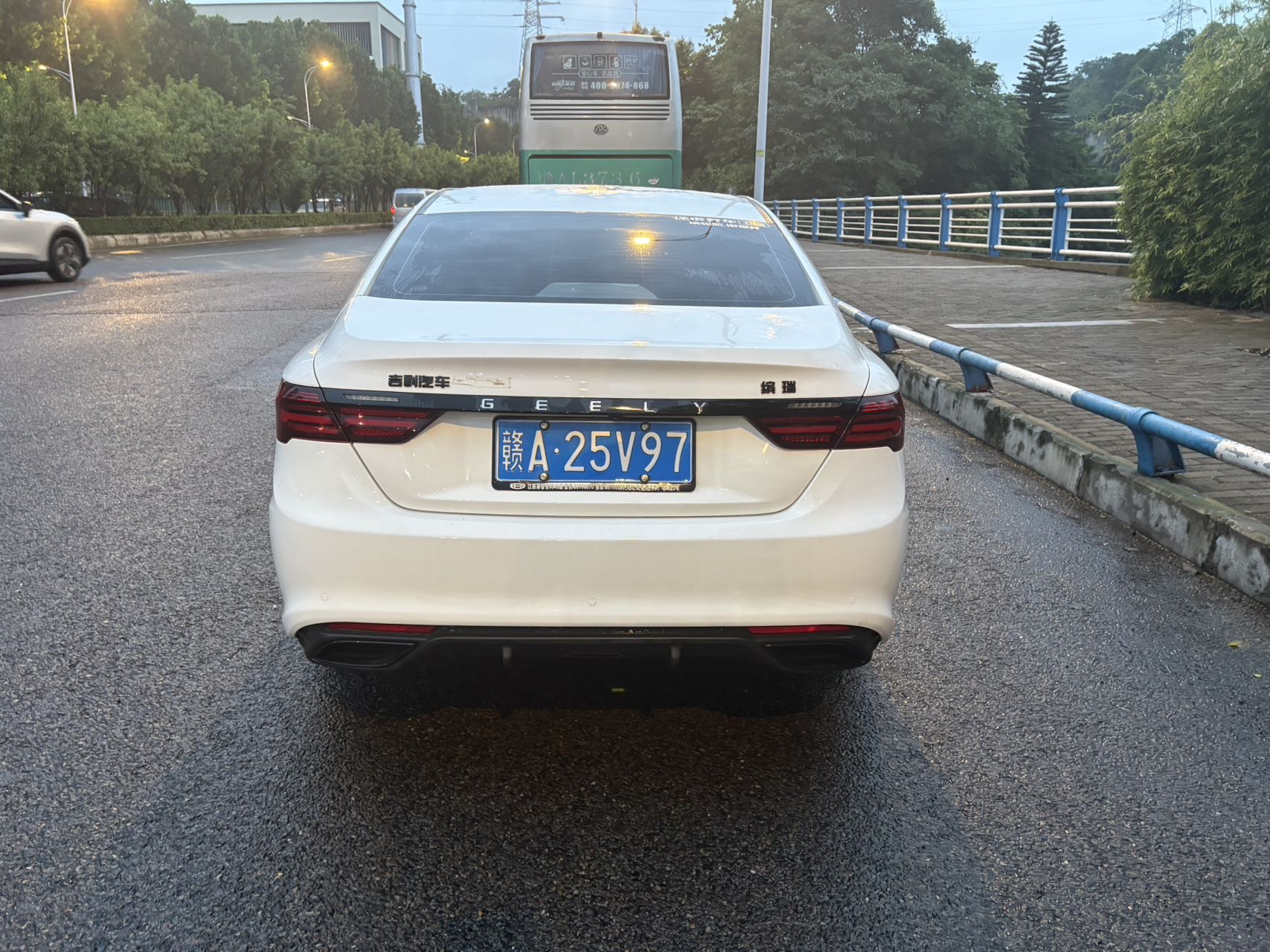 GEELY Binray 2021 car image #7