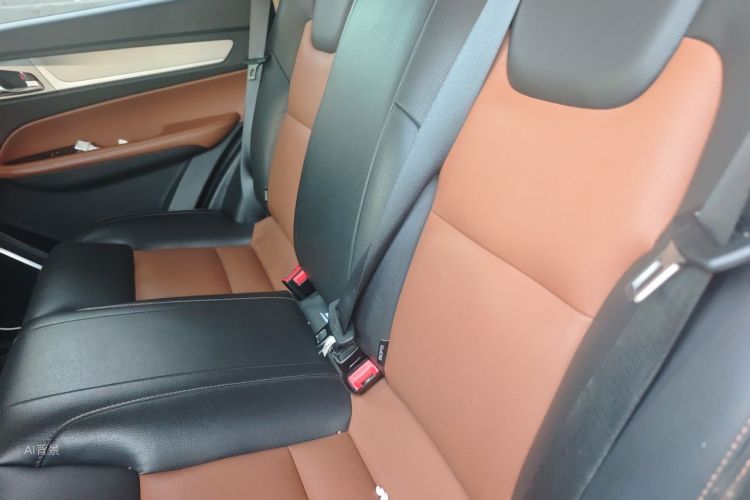 GEELY Vision X6 2019 immagine di auto #19