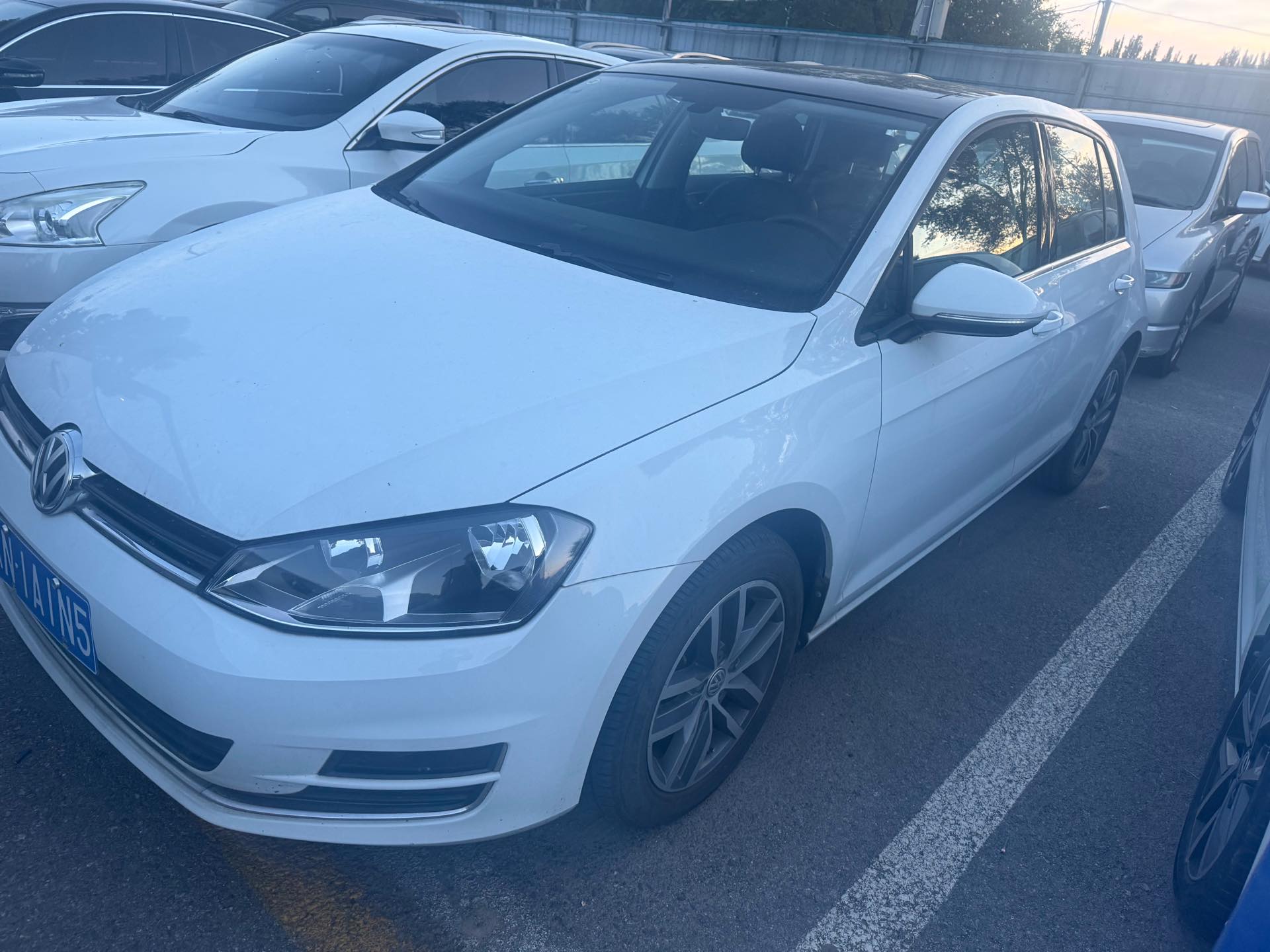 2016 2016 car image