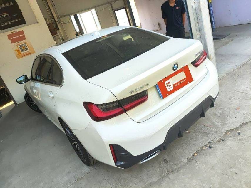 BMW 3 Series 2022 car image #9