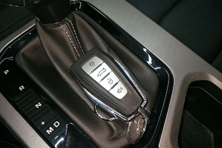GEELY Emgrand 2023 car image #9