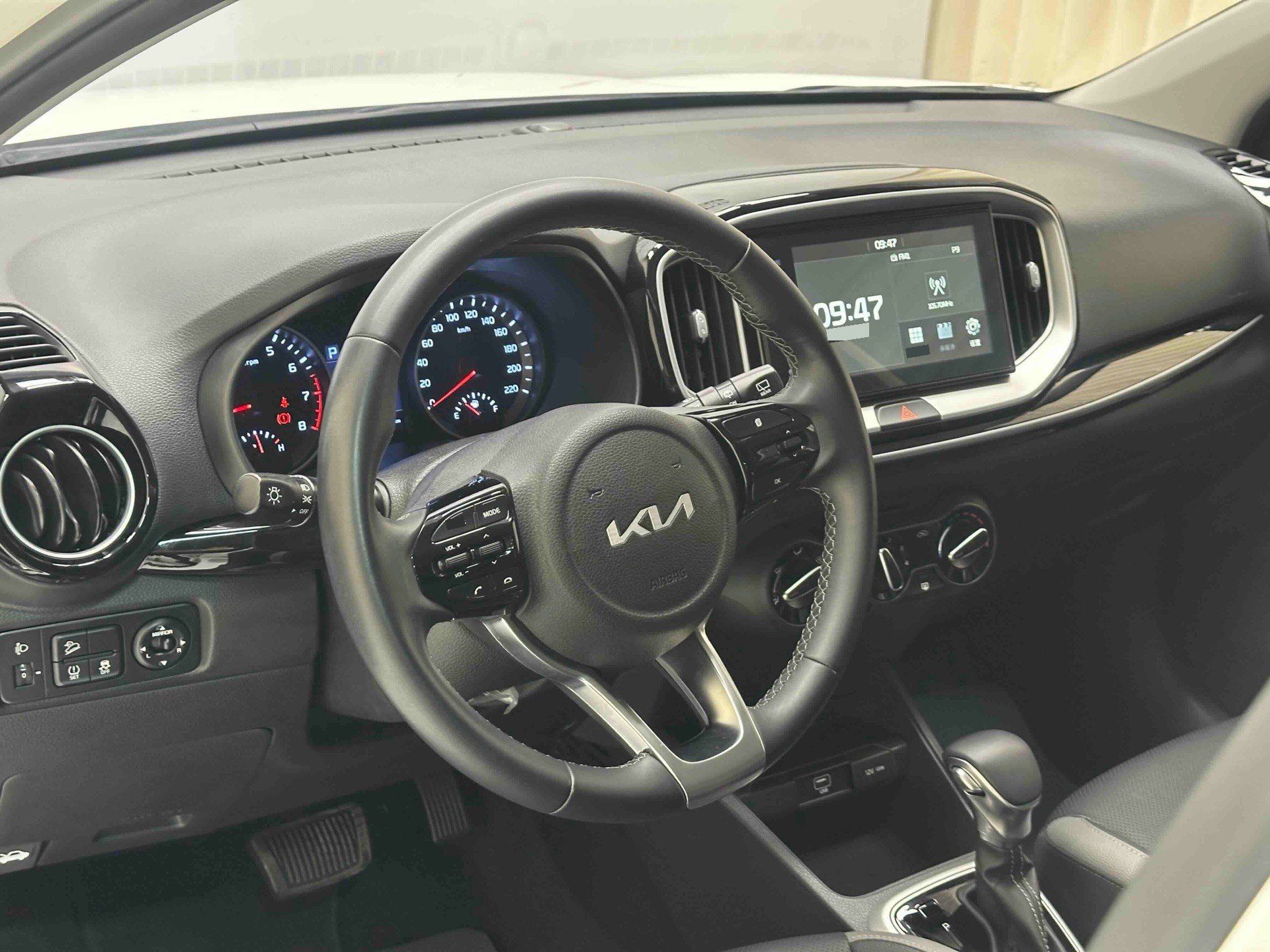 Kia KX1 2022 car image #8