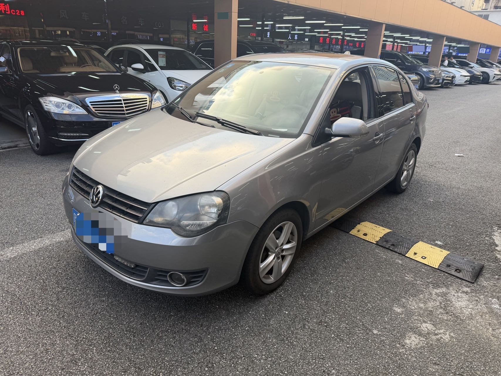 Volkswagen Polo 2012 Volkswagen Polo 2012 car image