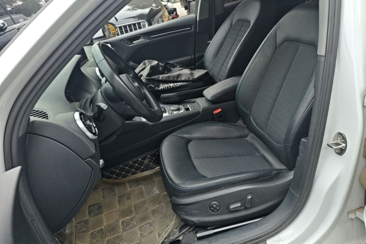 Audi A3 2019 car image #15