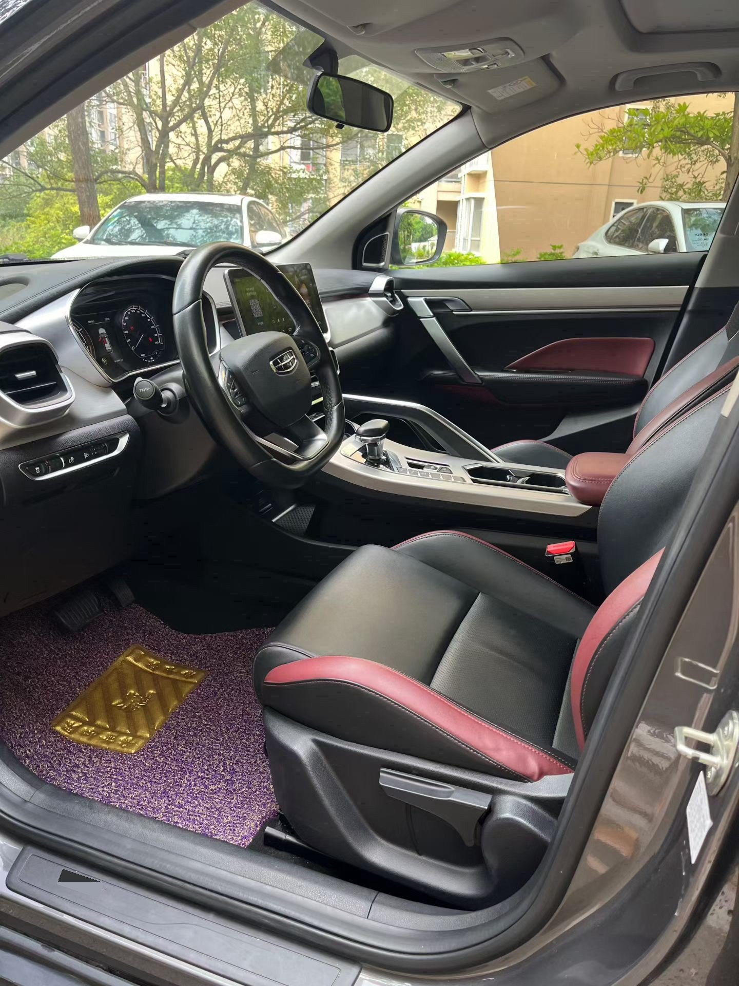GEELY Coolray 2022 car image #4