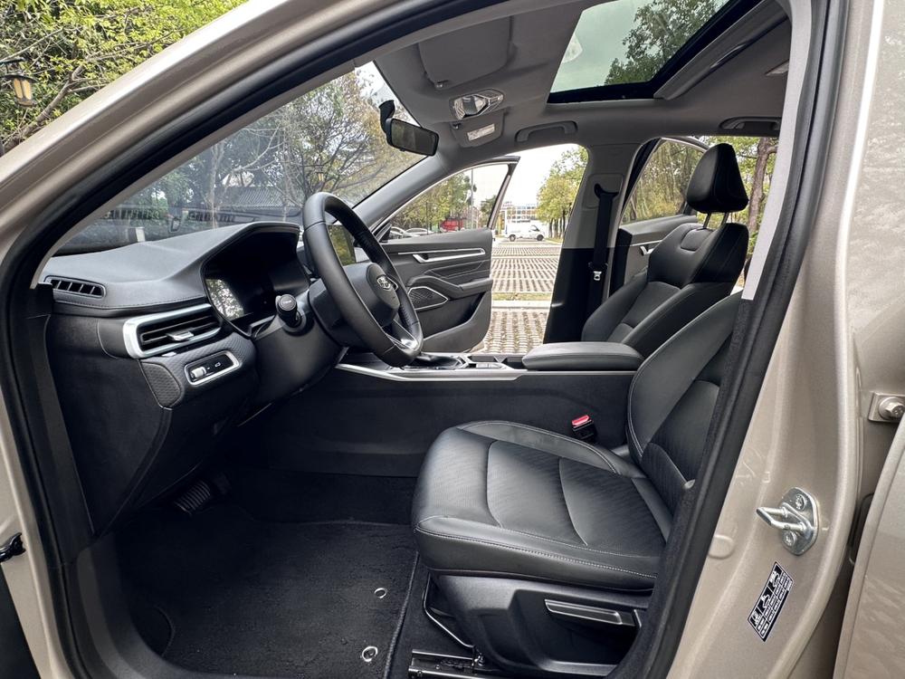 GEELY Emgrand 2022 car image #17