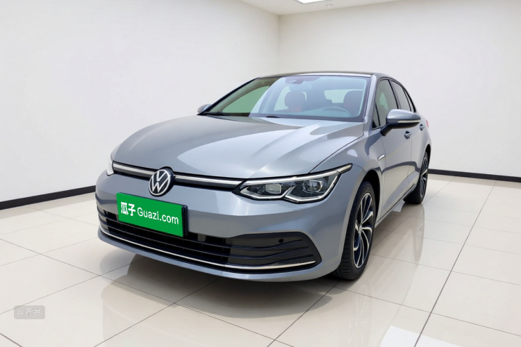 Volkswagen Golf 2021 car image #2
